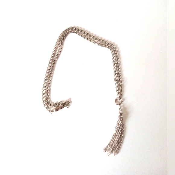 Chain Tassel Pendant Necklace Simple Silver Tone 16 Inches Tassel 1.5 Inches - Picture 5 of 6